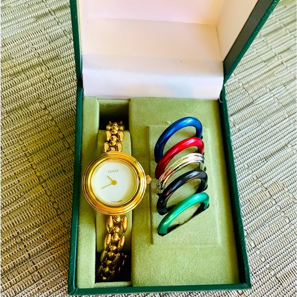 Authentic GUCCI gold tone watch w/ bezels π₯π₯ - Picture 1 of 12